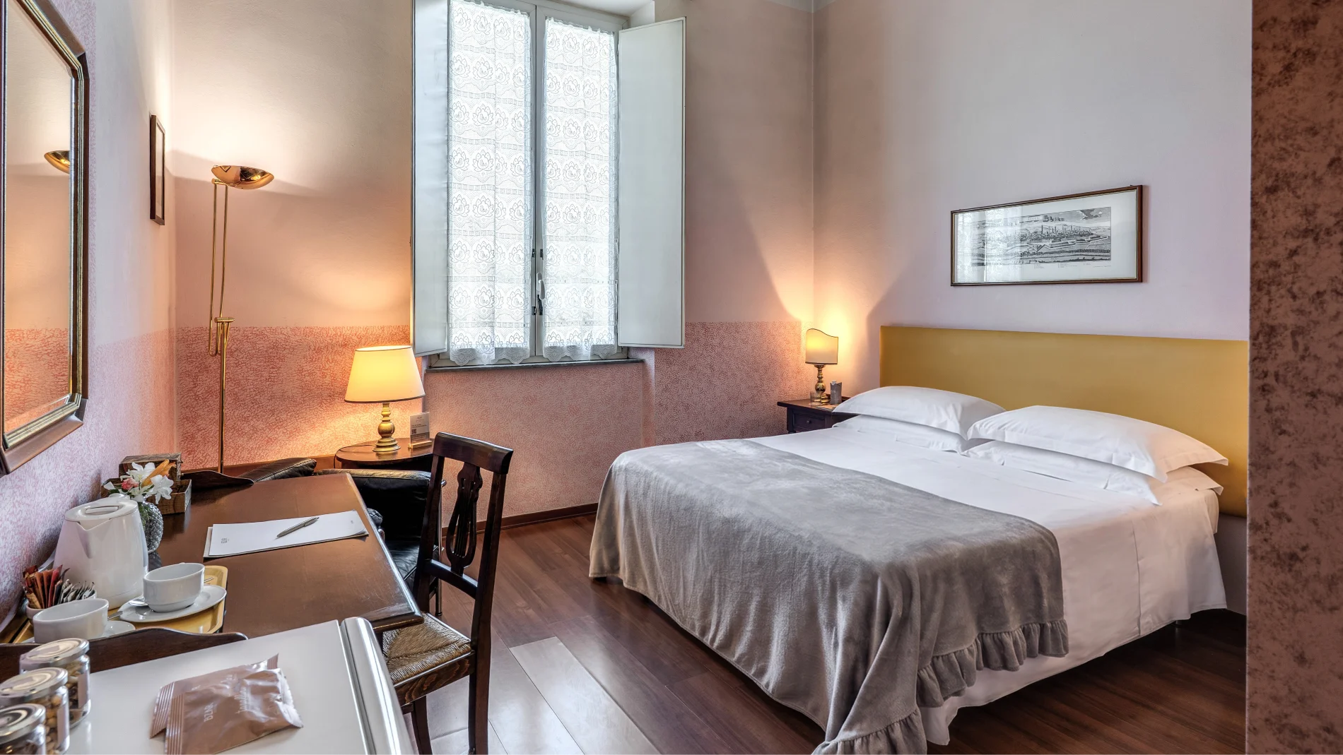 Double room with large bed, wooden desk, kettle, tall window and classic furnishings - Hotel Rex, BZAR hotels in Lucca